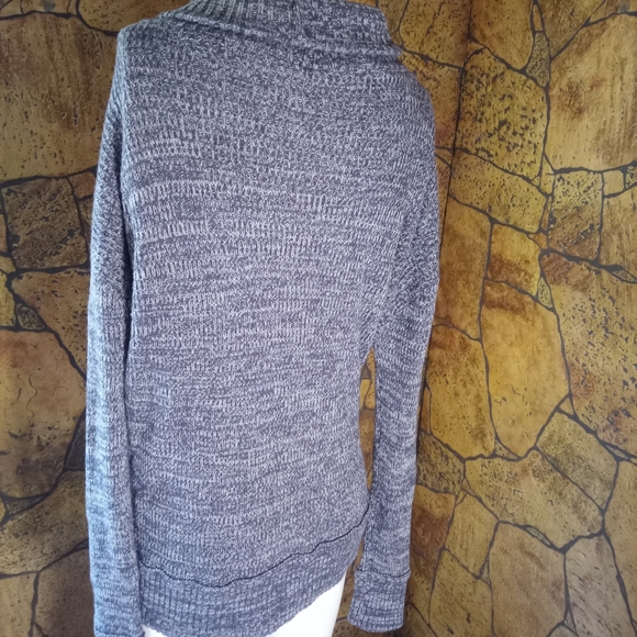 Nomad Heather Gray Turtleneck Sweater - Picture 4 of 4